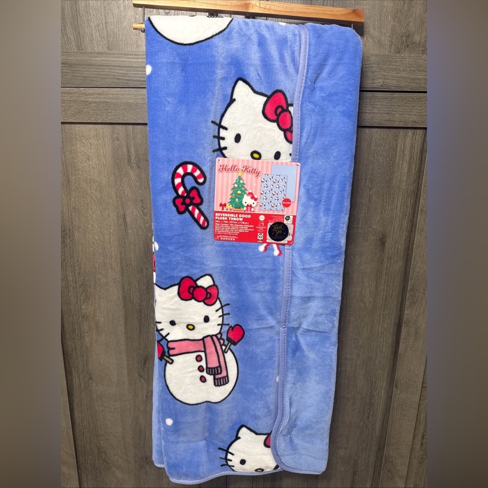New Hello Kitty Christmas Peppermint Candy Cane 50"x70" Reversible Throw Blanket